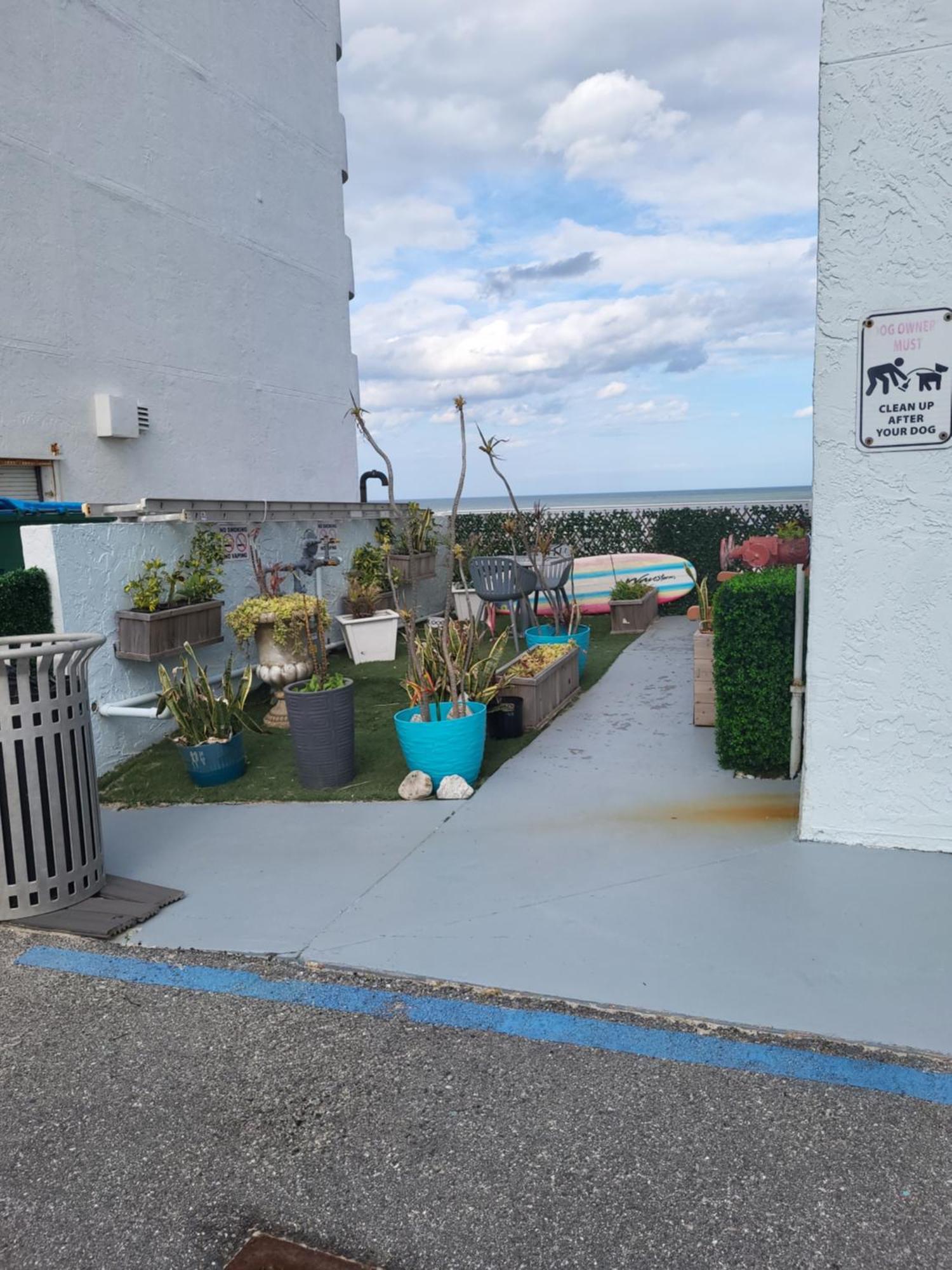 Beachside Hotel - Daytona Beach Shores Дейтона-Бич-Шорс Экстерьер фото